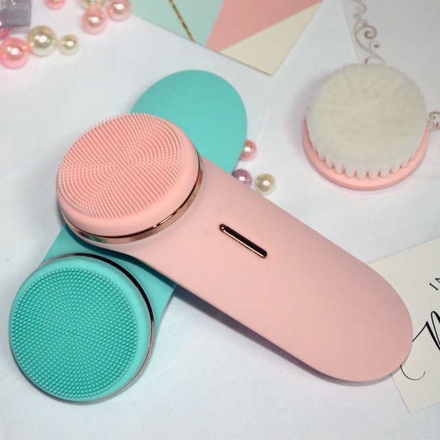 Vibrating Silicone Face Cleaning Brush